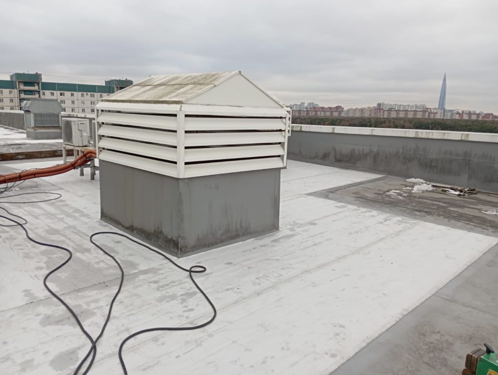 Противопожарная ткань Plastfoil Fire Protect PVC: современный материал для монтажа огнезащитных поясов на мембранной кровле