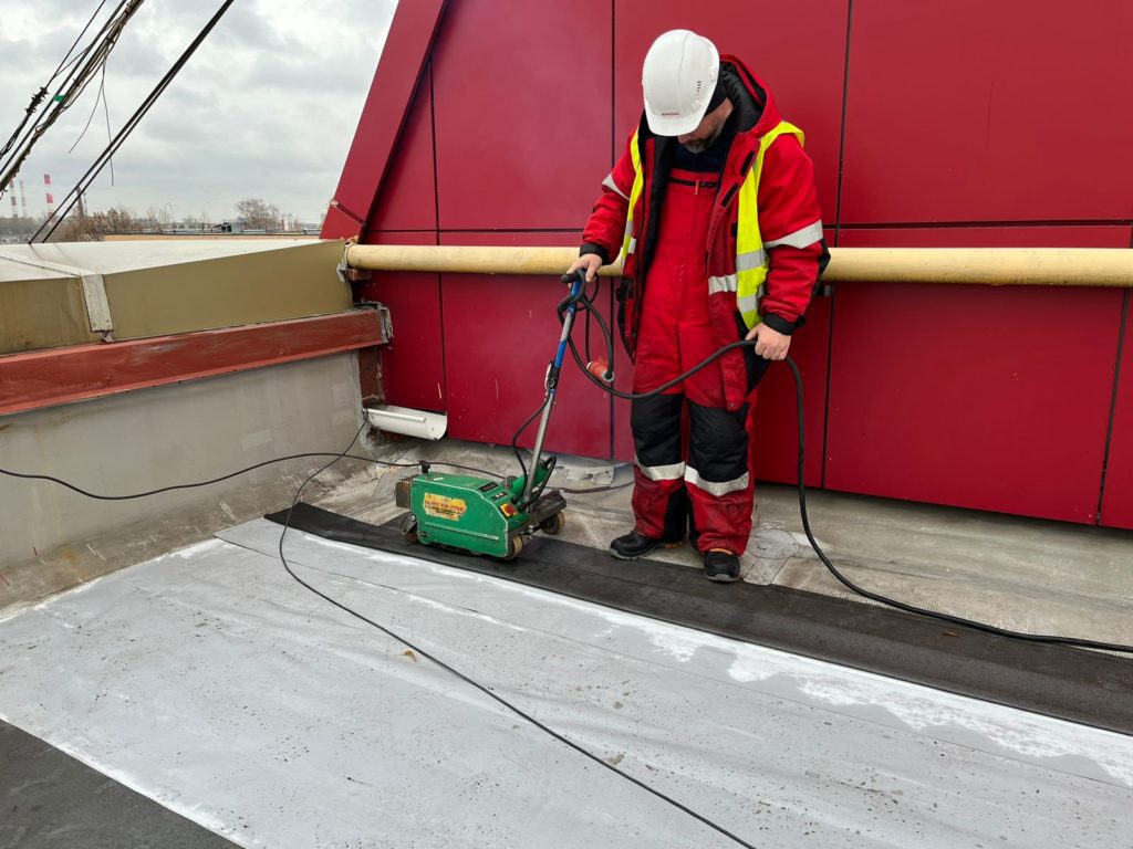 ПВХ-мембрана Ecoplast Технониколь: максимальная надёжность для плоской кровли