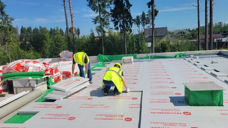 Монтаж ПВХ-мембраны ТЕХНОНИКОЛЬ: надёжная гидроизоляция кровли