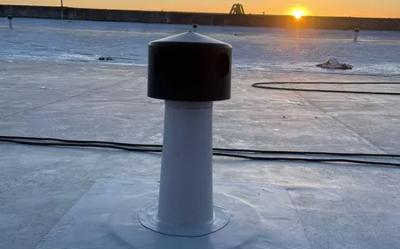 Наплавляемая кровля на плоской крыше здания